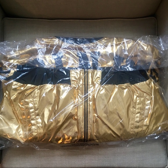 🔥VS Pink MED Gold Bomber Jacket - Picture 4 of 4